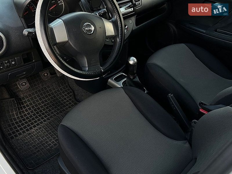 Хэтчбек Nissan Note 2011 в Кобеляках