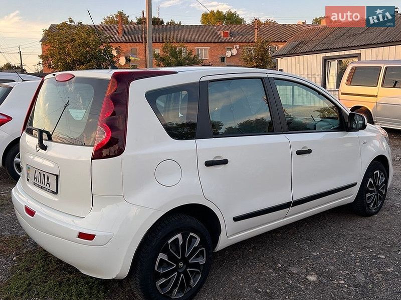 Хэтчбек Nissan Note 2011 в Кобеляках
