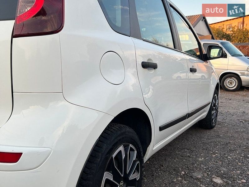Хэтчбек Nissan Note 2011 в Кобеляках