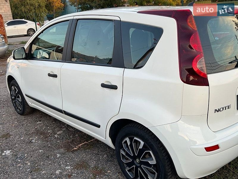 Хэтчбек Nissan Note 2011 в Кобеляках
