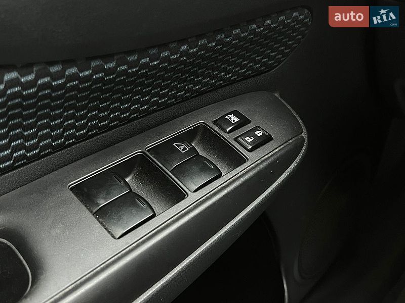 Хетчбек Nissan Note 2013 в Львові