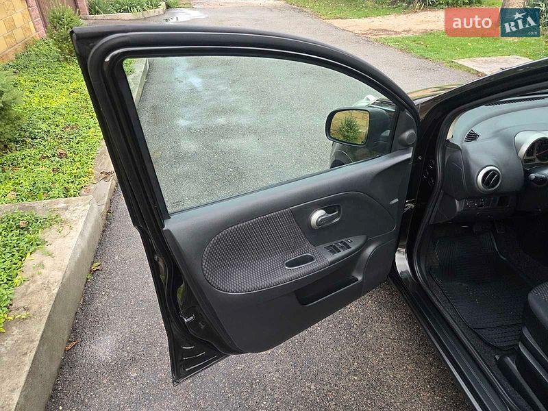Хетчбек Nissan Note 2006 в Кам'янському
