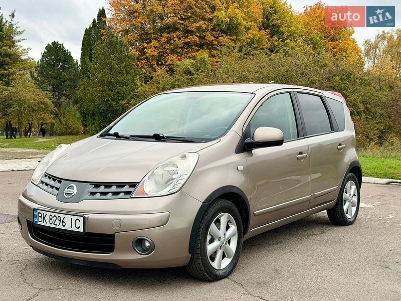 Хэтчбек Nissan Note 2008 в Ровно