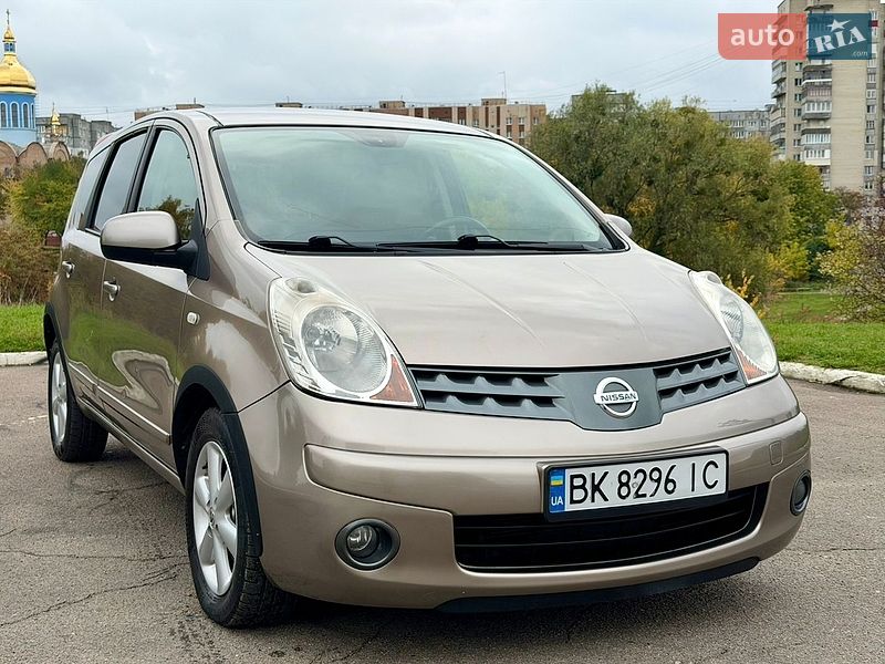 Хэтчбек Nissan Note 2008 в Ровно
