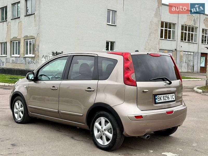 Хэтчбек Nissan Note 2008 в Ровно