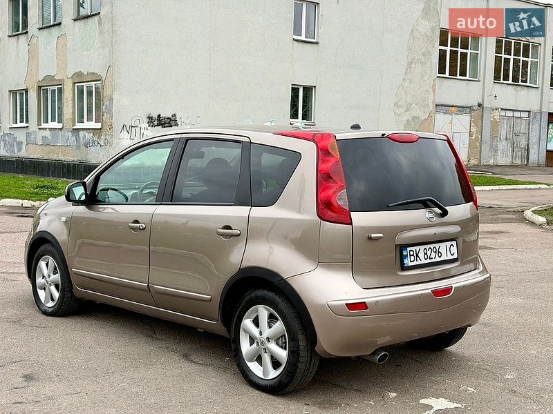 Хэтчбек Nissan Note 2008 в Ровно