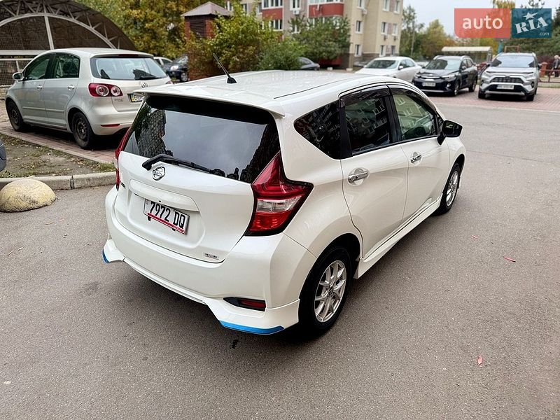 Хэтчбек Nissan Note 2016 в Киеве