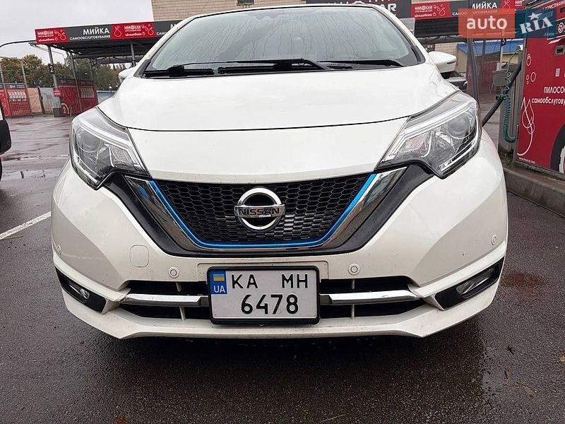 Хетчбек Nissan Note 2017 в Києві фото Хетчбек Nissan Note 2017 в Києві