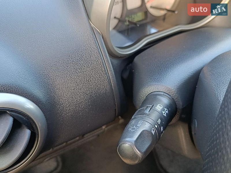 Хэтчбек Nissan Note 2008 в Черновцах