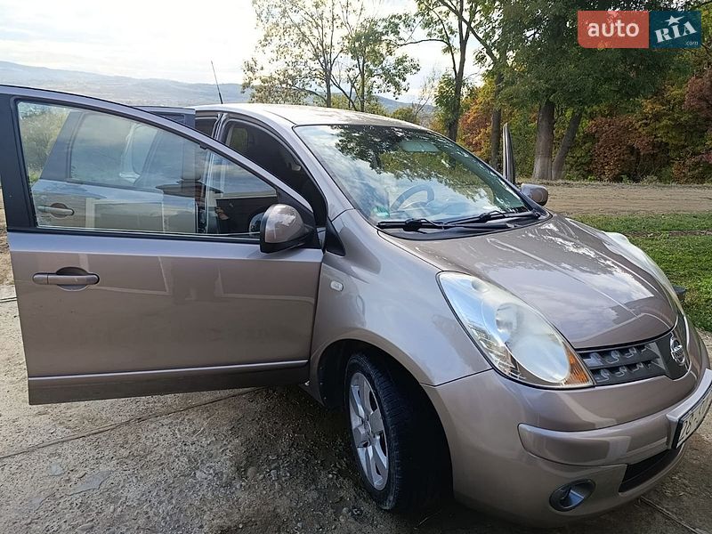 Хэтчбек Nissan Note 2008 в Черновцах