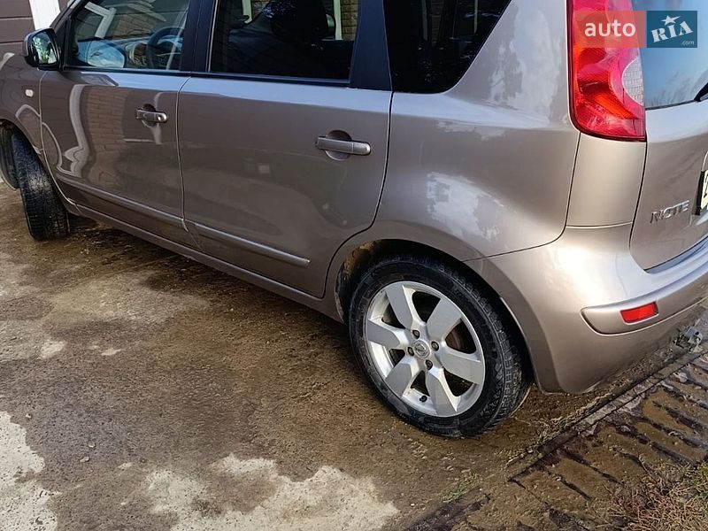 Хэтчбек Nissan Note 2008 в Черновцах