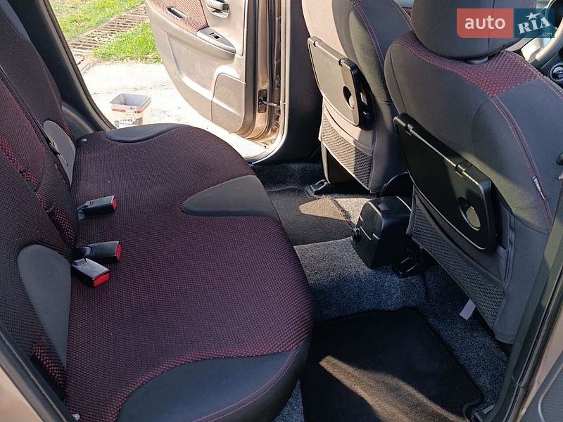 Хэтчбек Nissan Note 2008 в Черновцах