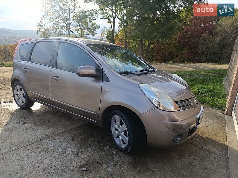 Хэтчбек Nissan Note 2008 в Черновцах