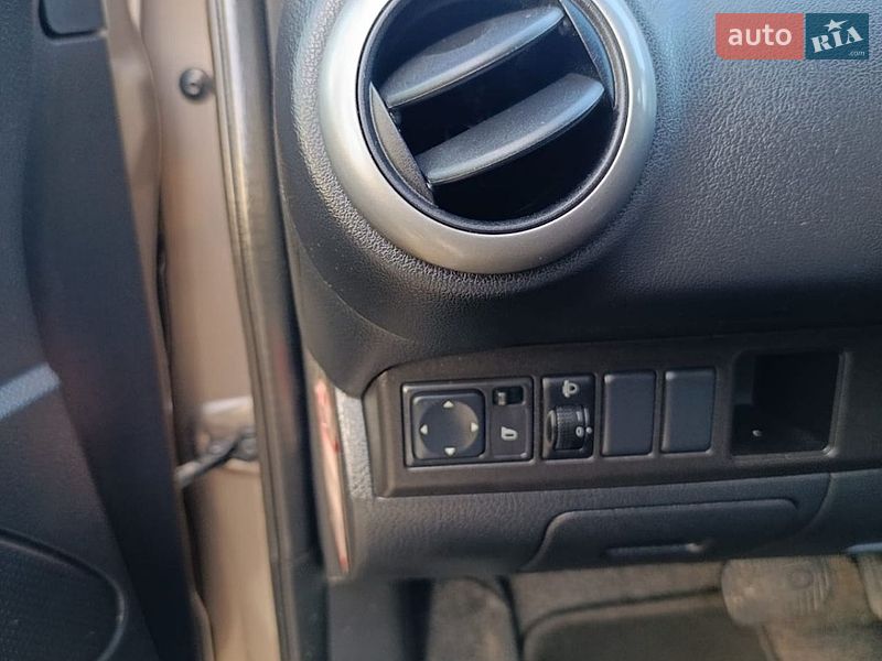 Хэтчбек Nissan Note 2008 в Черновцах