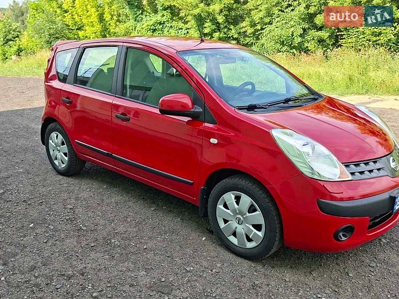 Хэтчбек Nissan Note 2007 в Ровно
