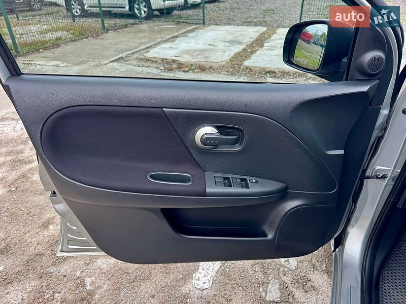 Хэтчбек Nissan Note 2010 в Киеве
