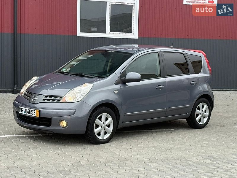 Хэтчбек Nissan Note 2007 в Дубно
