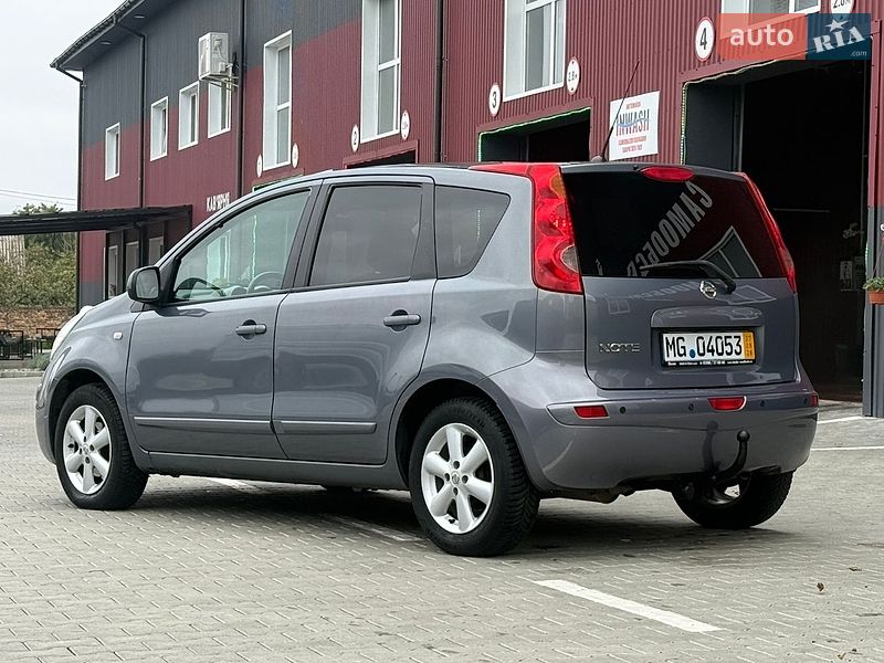 Хэтчбек Nissan Note 2007 в Дубно