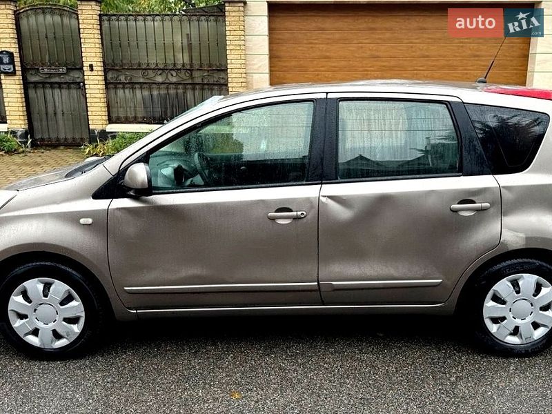 Хэтчбек Nissan Note 2008 в Киеве