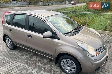Хетчбек Nissan Note 2008 в Чернівцях