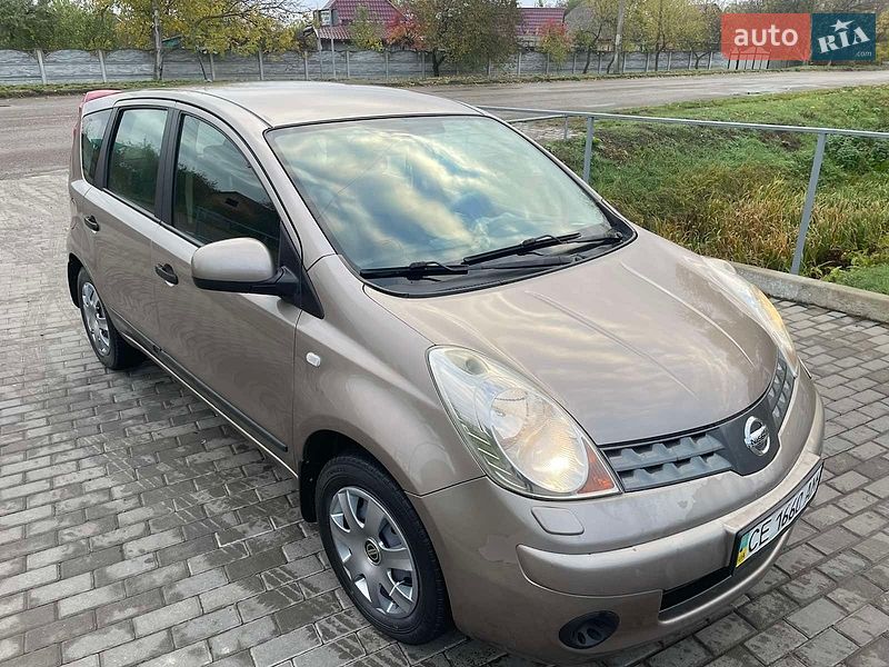 Хетчбек Nissan Note 2008 в Чернівцях