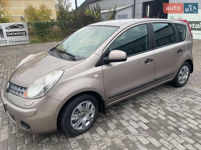 Хетчбек Nissan Note 2008 в Чернівцях