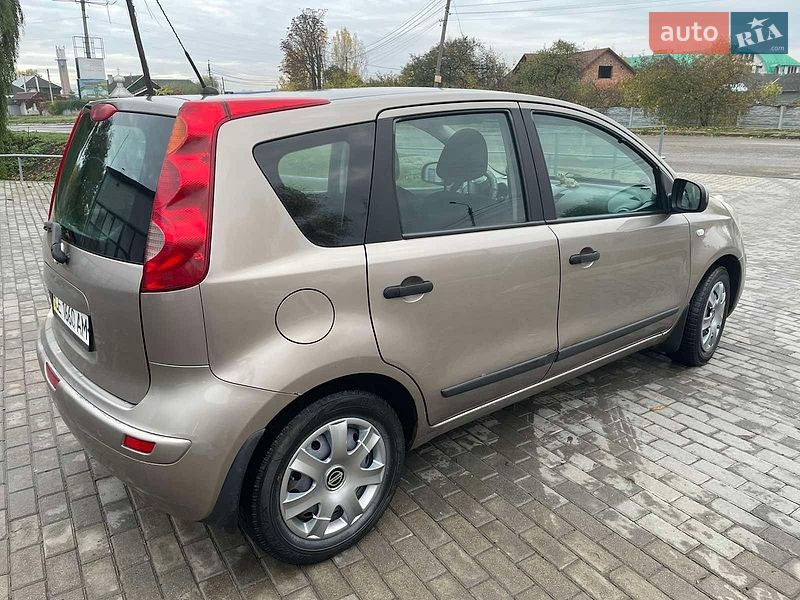 Хетчбек Nissan Note 2008 в Чернівцях