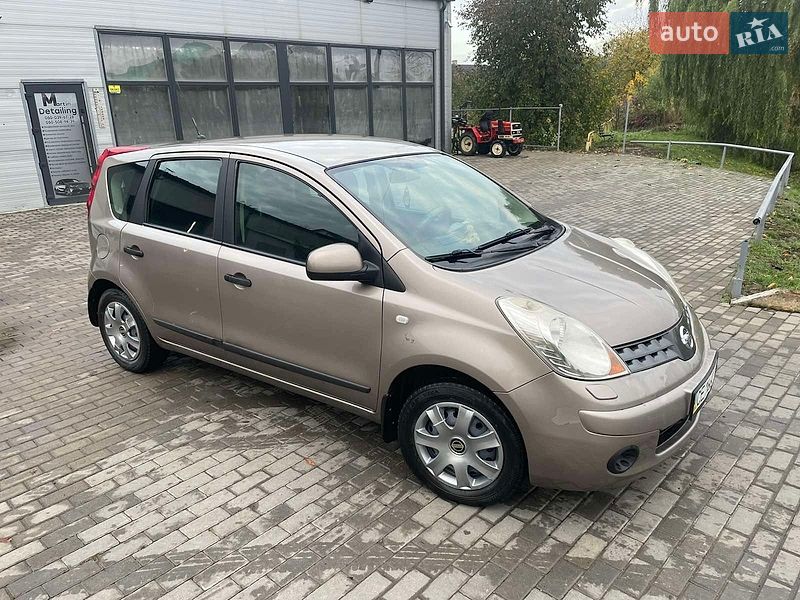 Хетчбек Nissan Note 2008 в Чернівцях