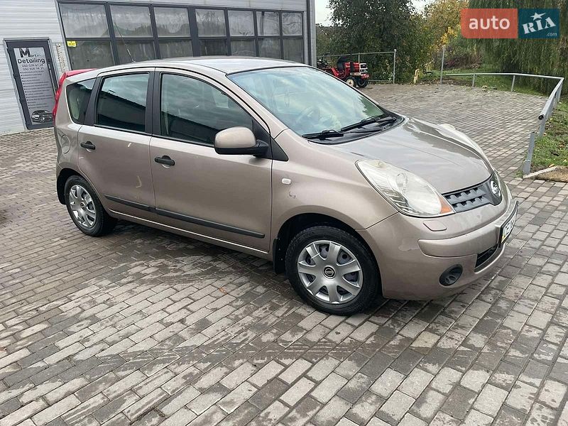 Хетчбек Nissan Note 2008 в Чернівцях