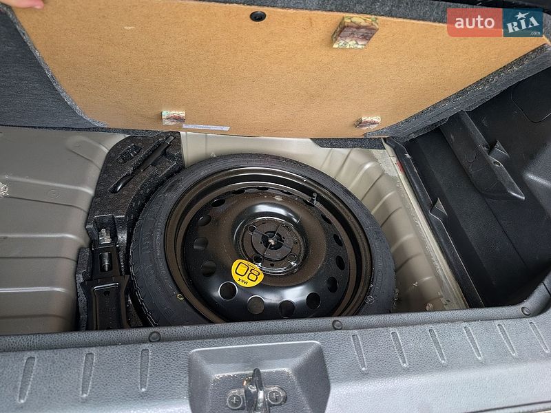 Хэтчбек Nissan Note 2007 в Киеве