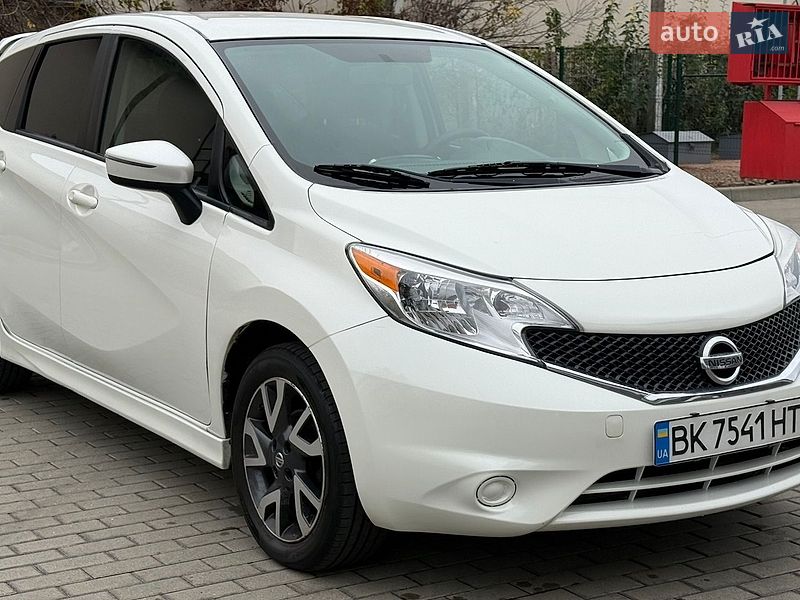 Хетчбек Nissan Note 2015 в Житомирі