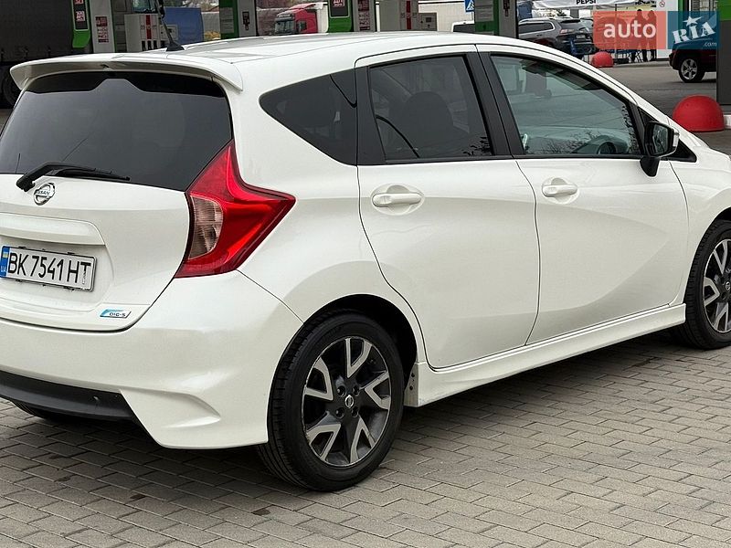 Хетчбек Nissan Note 2015 в Житомирі