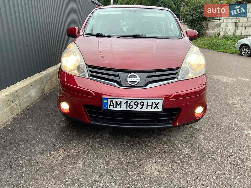 Хэтчбек Nissan Note 2011 в Житомире