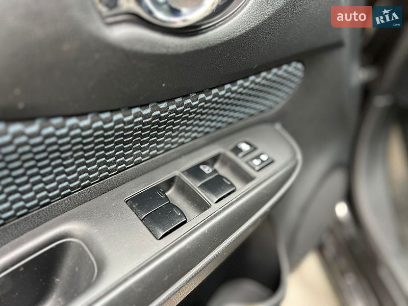 Хэтчбек Nissan Note 2014 в Львове фото 25 Хэтчбек Nissan Note 2014 в Львове