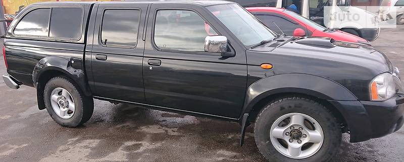 Позашляховик / Кросовер Nissan NP300 2010 в Харкові
