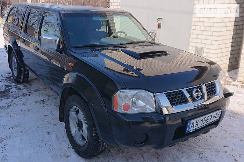 Позашляховик / Кросовер Nissan NP300 2010 в Харкові