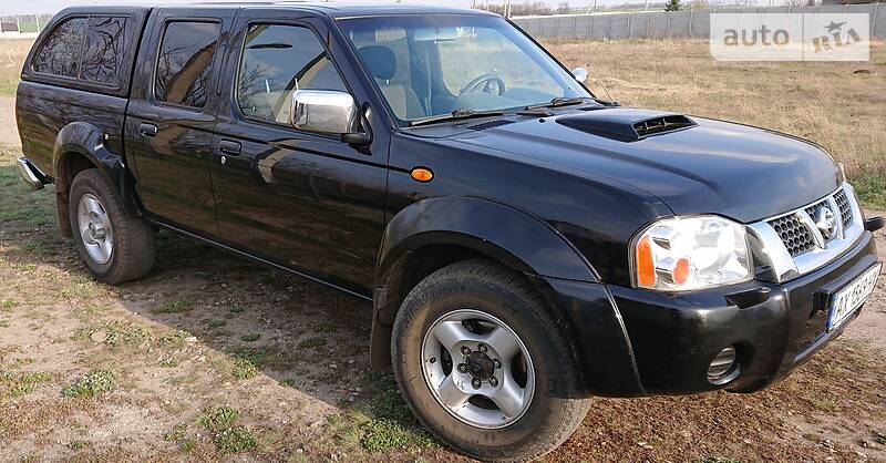 Позашляховик / Кросовер Nissan NP300 2010 в Харкові