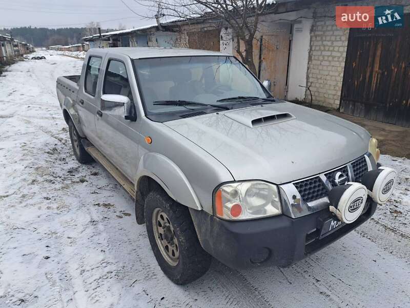 Пікап Nissan NP300 2011 в Межовій