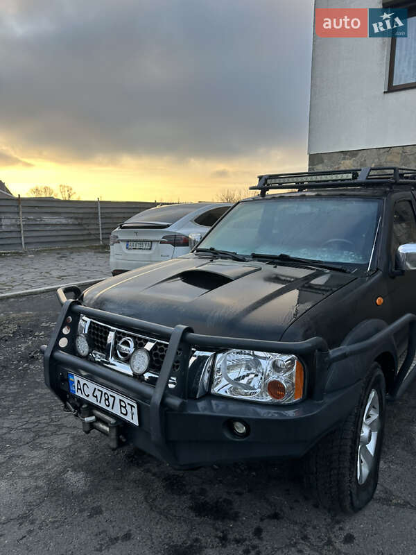 Пикап Nissan NP300 2013 в 