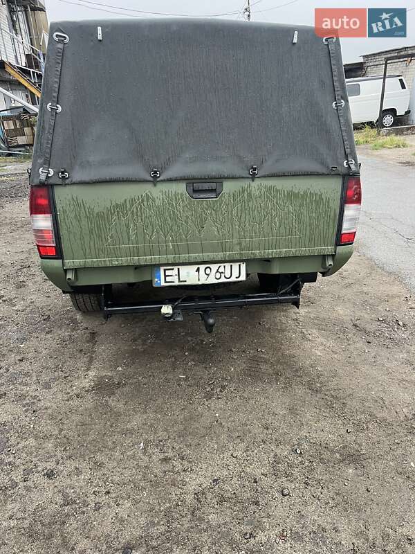 Пикап Nissan NP300 2010 в Киеве