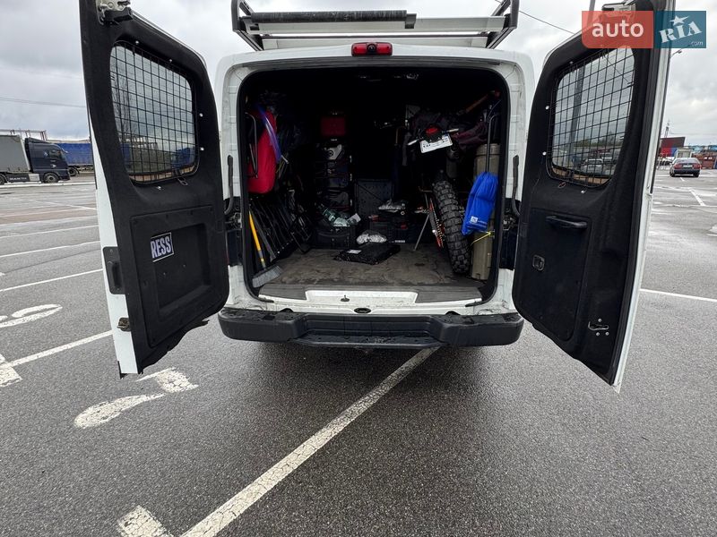 Грузопассажирский фургон Nissan NV1500 2017 в Киеве фото 18 Грузопассажирский фургон Nissan NV1500 2017 в Киеве