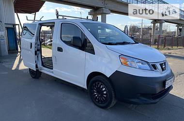 Вантажопасажирський фургон Nissan NV200 2015 в 