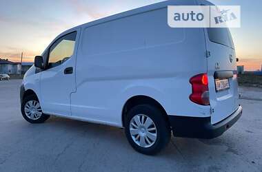 Вантажний фургон Nissan NV200 2013 в Коростені