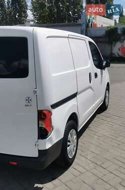 Грузовой фургон Nissan NV200 2014 в Киеве