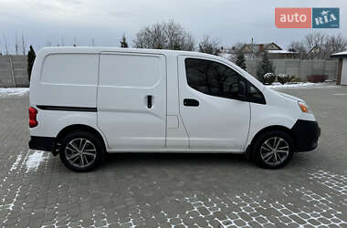 Вантажопасажирський фургон Nissan NV200 2016 в Харкові