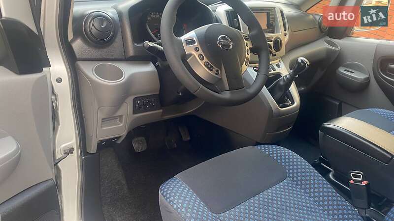Мінівен Nissan NV200 2011 в Мукачевому