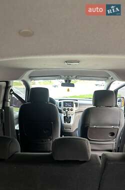 Мінівен Nissan NV200 2012 в 