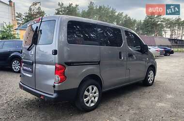 Мінівен Nissan NV200 2011 в 