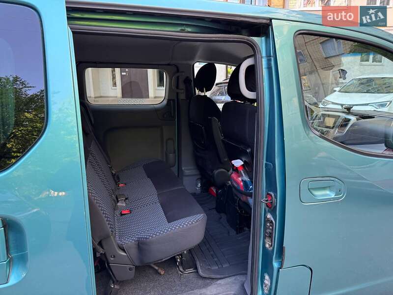 Мінівен Nissan NV200 2012 в Львові