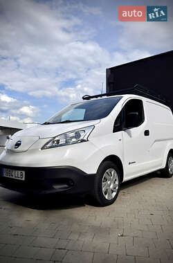 Вантажний фургон Nissan NV200 2020 в Ужгороді